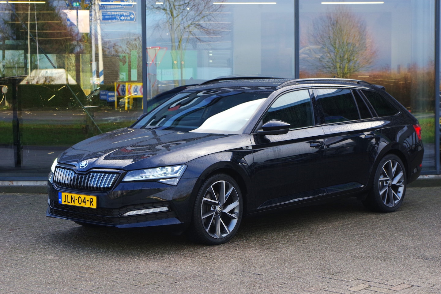 Skoda Superb Combi - 1.4 TSI iV 218 PK Sportline BNS PHEV, 4 x Stoelverwarming, 360 Camera, DCC, - AutoWereld.nl