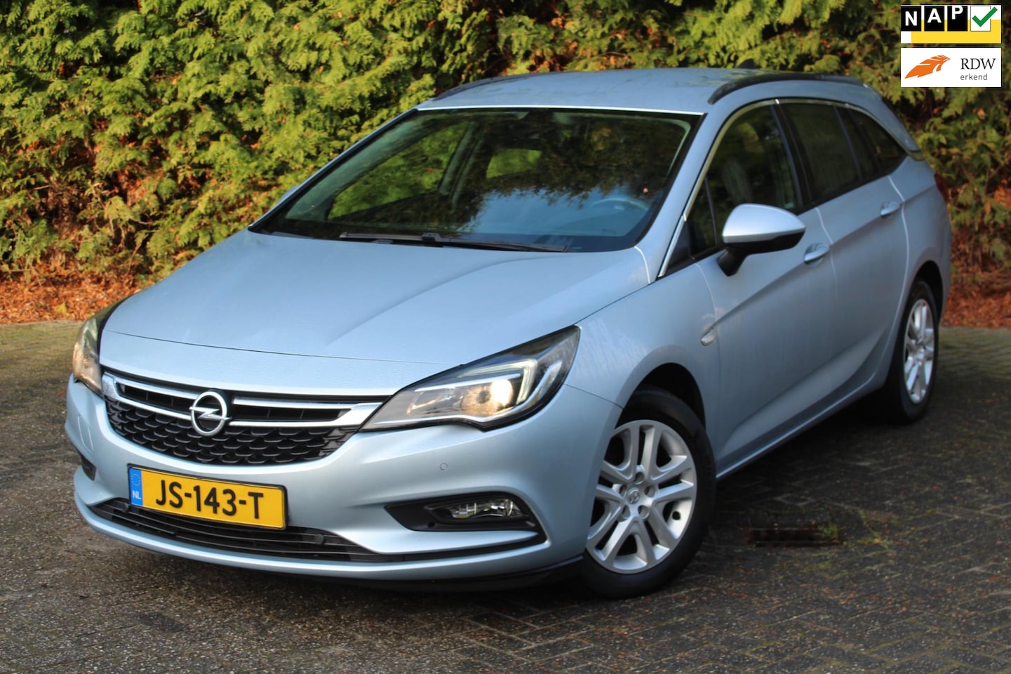 Opel Astra Sports Tourer - 1.6 CDTI Business+ 136PK | Parkeersensoren | Navigatie | Climate Control - AutoWereld.nl