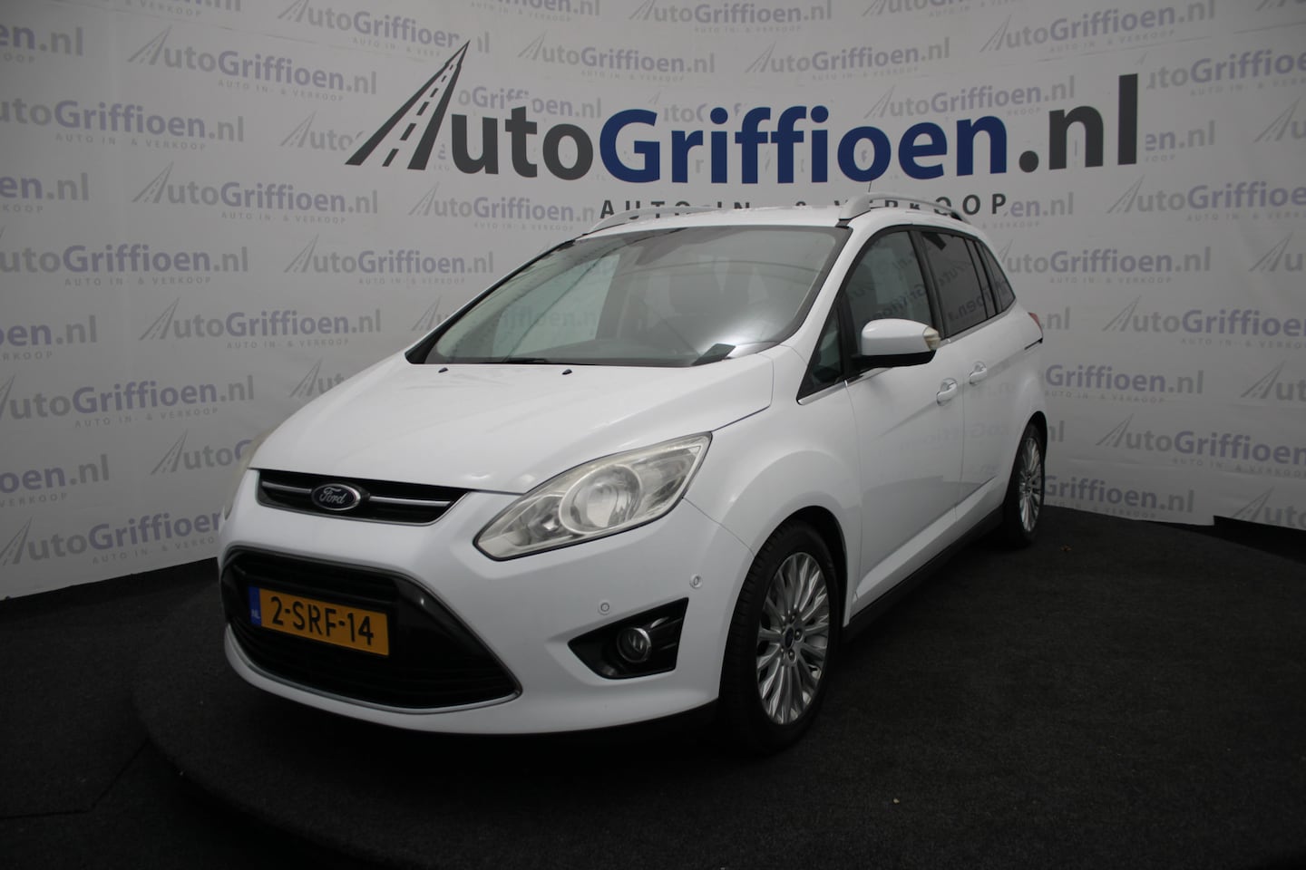 Ford Grand C-Max - 1.0 Titanium 7p. nette MPV met leer en trekhaak - AutoWereld.nl