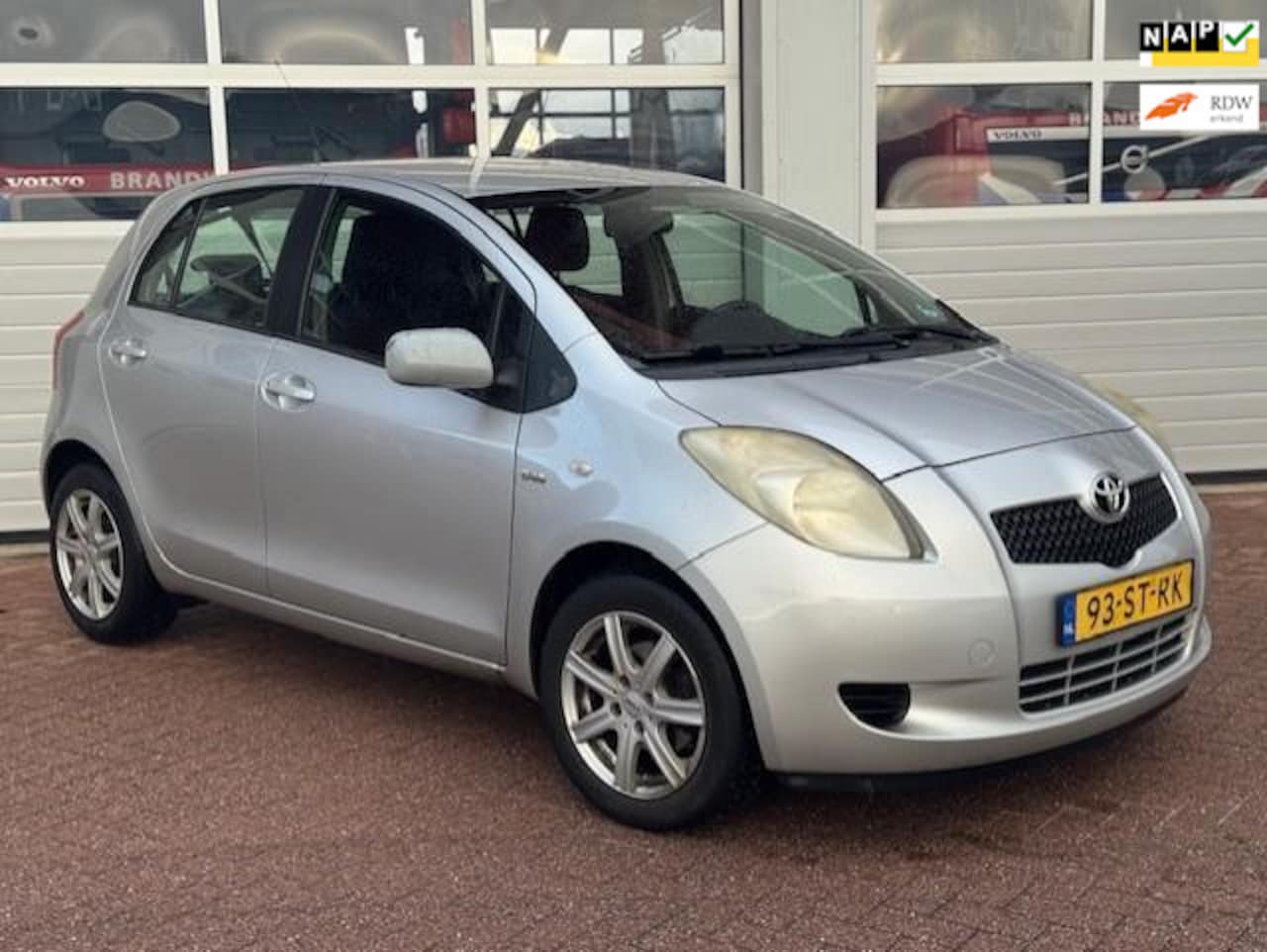Toyota Yaris - 1.4 D-4D Sol - 5 deurs - Airco - Perfect car - AutoWereld.nl