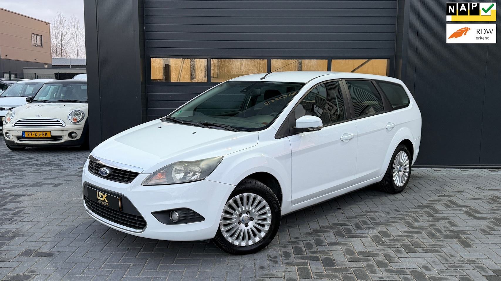 Ford Focus Wagon - 1.8 Titanium Flexi Fuel Trekhaak|Airco - AutoWereld.nl