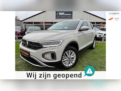 Volkswagen T-Roc - 1.5 TSI Life Edition AUTOMAAT/NAVI/TREKHAAK