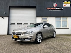 Volvo V60 - 2.4 D6 Twin Engine R-Design Plug in Hybrid|Xenon|AWD|Nav|Leer|