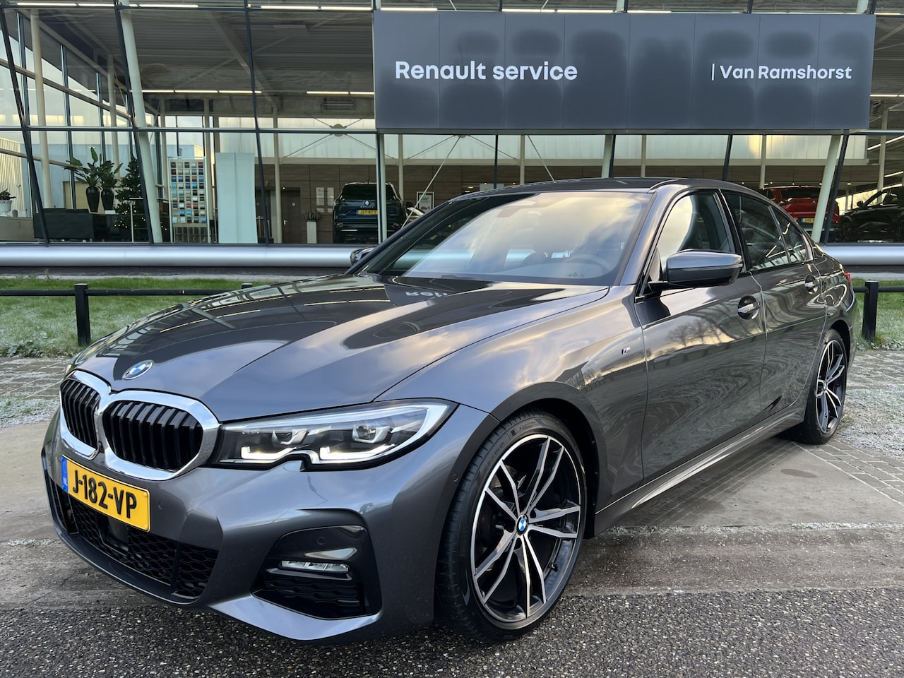 BMW 3-serie - 320i 185PK High Executive Edition / M Sport / 1e Eig. / Adaptive Cruise / Stoel+Stuurverw. - AutoWereld.nl