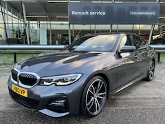 BMW 3-serie - 320i 185PK High Executive Edition / M Sport / 1e Eig. / Adaptive Cruise / Stoel+Stuurverw.