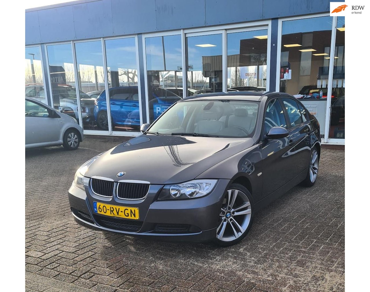 BMW 3-serie - 318i Dynamic Executive |AUTOMAAT| ACHTER UIT RIJ SENSOREN| LEDEREN STUURWIEL| AIRCO | CRUI - AutoWereld.nl