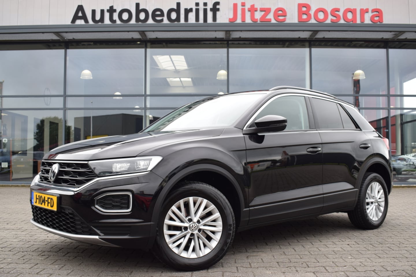 Volkswagen T-Roc - 1.5 TSi 150pk Sport LED | Carplay | ECC | Full Map Navi | Adap. Cruise | Volledig Onderhou - AutoWereld.nl
