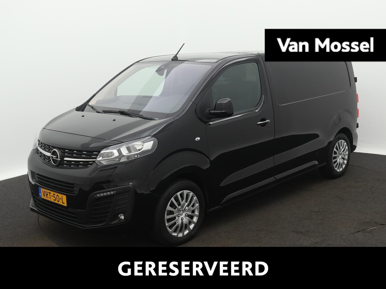 Opel Vivaro - 2.0 CDTI L2H1 Innovation | 144pk | Automaat | Camera | Trekhaak | Betimmering | Laadvloer - AutoWereld.nl