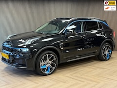 Lynk & Co 01 - 1.5 AUT. PLUG-IN HYBRIDE PANORAMADAK AIRCO CAMERA CRUISE PDC STOELVERWARMING APPLE CARPLAY