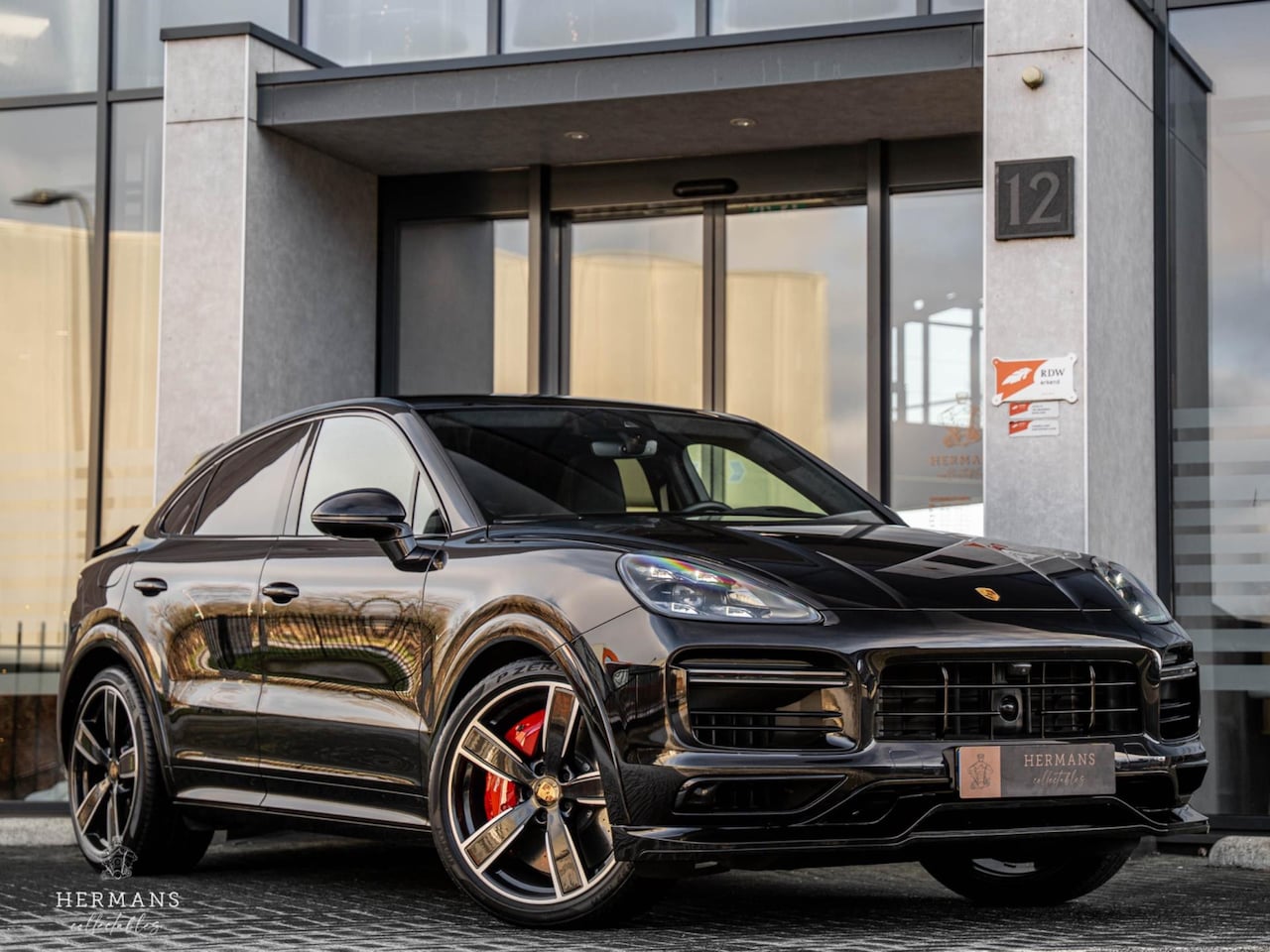 Porsche Cayenne Coupé - 4.0 Turbo S E-Hybrid / Burmester / HUD / Tow-Bar - AutoWereld.nl