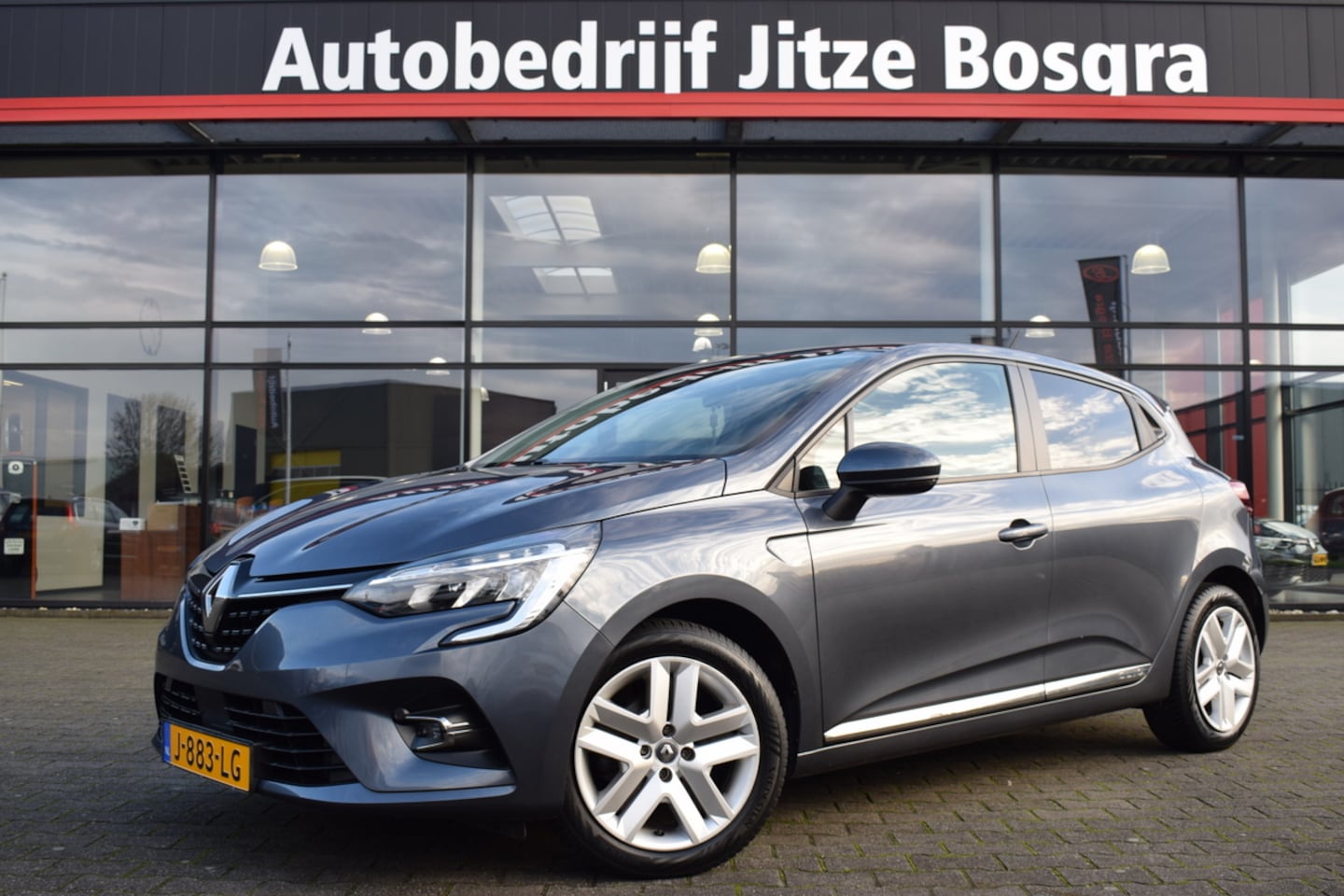 Renault Clio - 1.0 TCE Zen LED | Full Map Navi | Telefonie | Privacy Glas | Sportstoelen - AutoWereld.nl