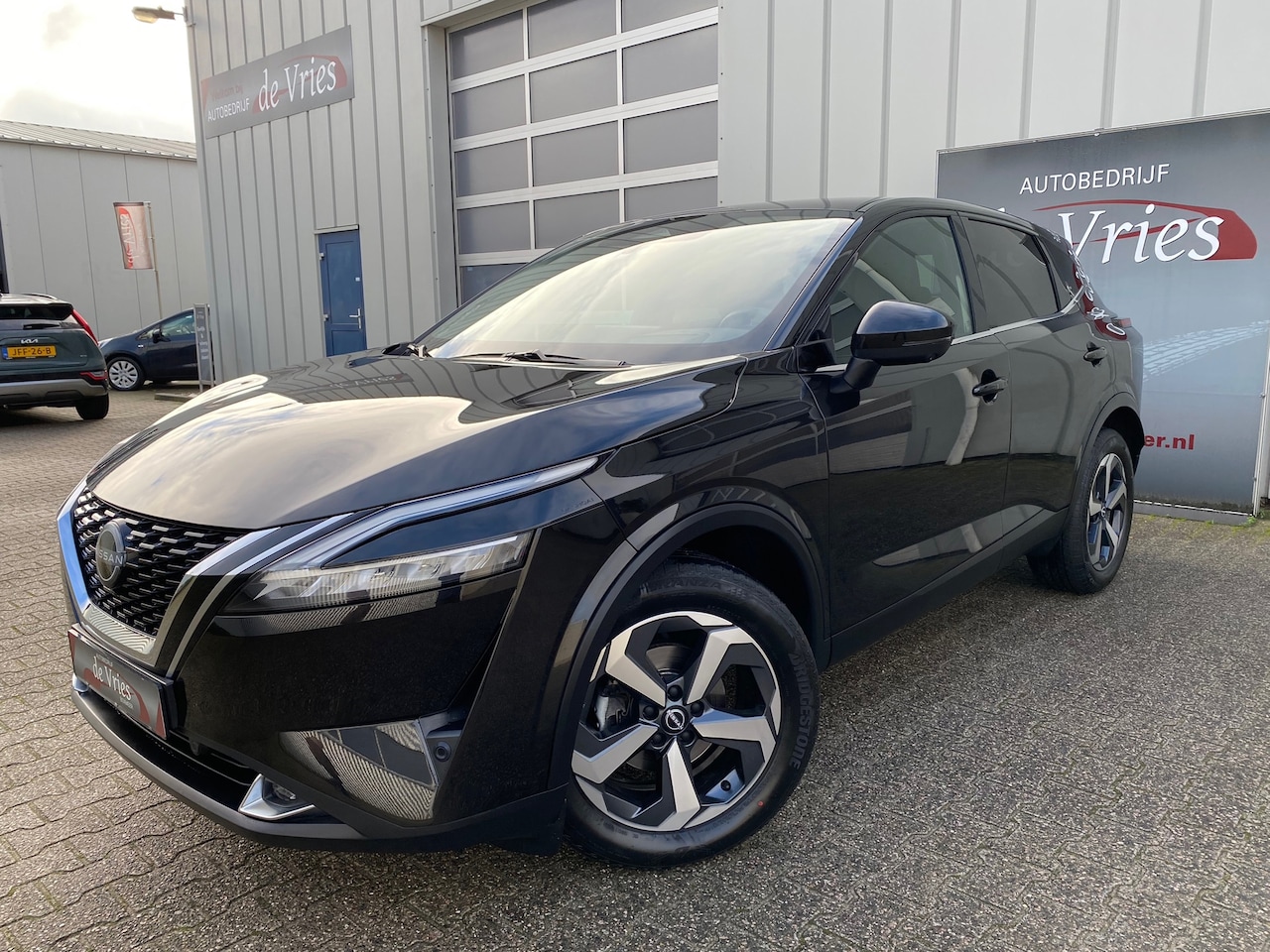 Nissan Qashqai - 1.3 MHEV Xtronic Tekna Plus Automaat / Camera 360 / Adapt. Cruise / Keyless / Head-Up / Cl - AutoWereld.nl