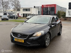 Volvo V40 - 2.0 D4 Momentum Business Dealer onderhouden