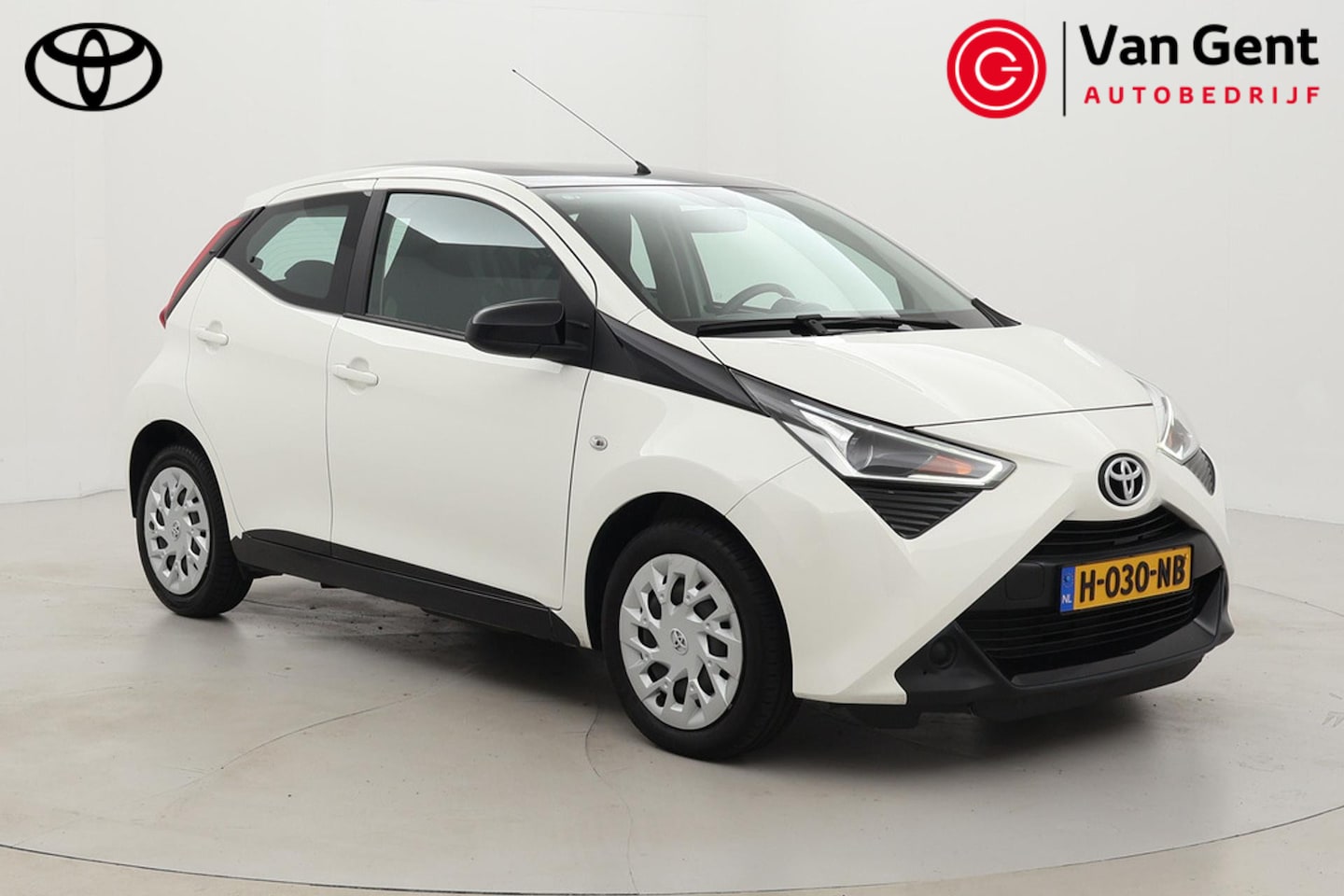 Toyota Aygo - 1.0 VVT-i x-play | Apple Carplay / Android Auto | Airco | Camera | Bluetooth - AutoWereld.nl