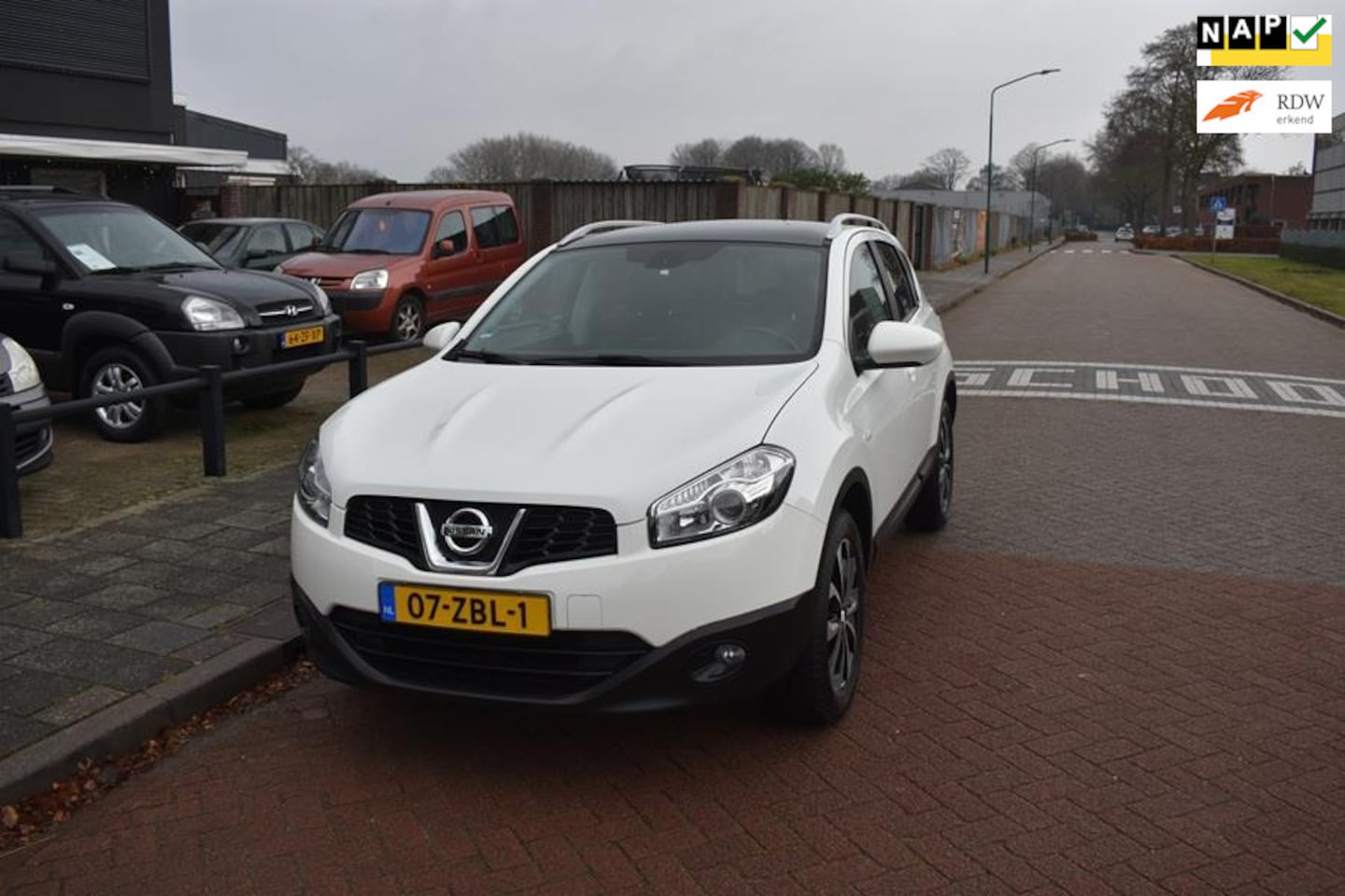 Nissan Qashqai - 1.6 Connect Edition Panorama dak - AutoWereld.nl