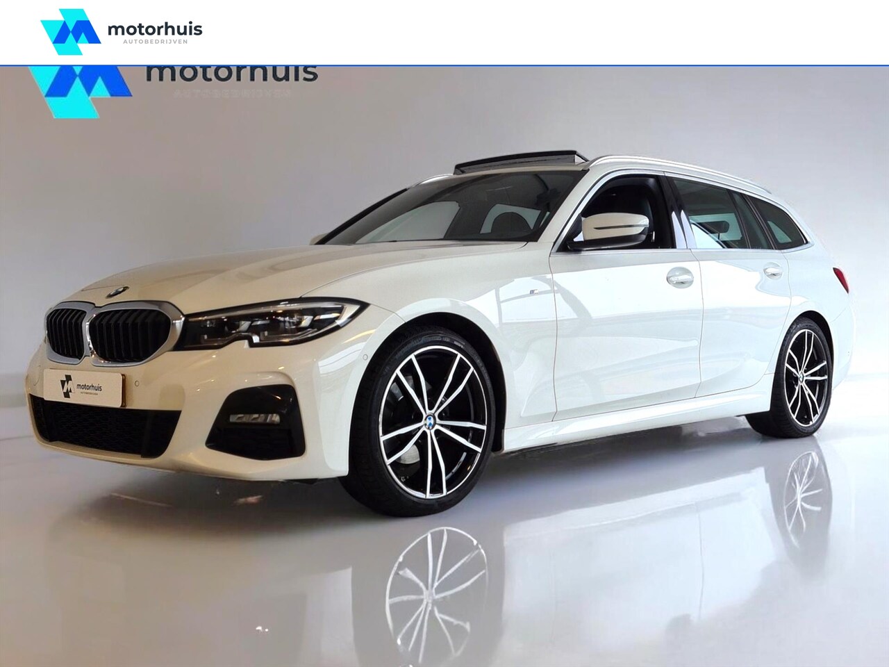 BMW 3-serie Touring - (g21) 320i 184pk High Executive M-Pakket AUTOMAAT PANO LED LEDER STOELV - AutoWereld.nl