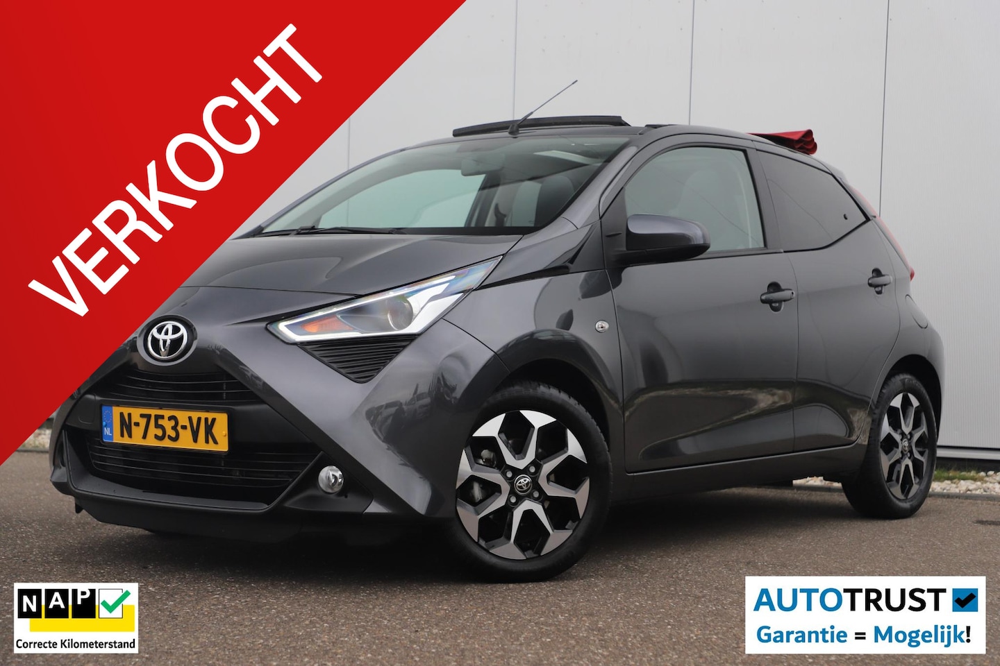 Toyota Aygo - 1.0 VVT-i X-Joy Cabrio Automaat Schuifdak Climate Control 14 inch LMV Achteruitrijcamera - AutoWereld.nl