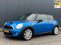 MINI Cooper S - 1.6 Chili | NL-Auto | Panoramadak | Leder | Climate Control | 17" LMV | NAP | Cruise Contr