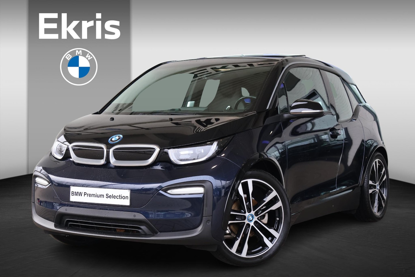 BMW i3 - 120Ah | Voorstoelen Verwarmd | Warmtepomp | Achteruitrijcamera | Glazen Schuifdak | Apple - AutoWereld.nl