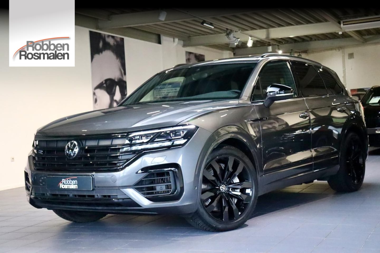 Volkswagen Touareg - 3.0 TSi eHybrid R 4M PANO|TrkHk|22'' - AutoWereld.nl