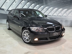BMW 3-serie Touring - 318i Business Line leer navi