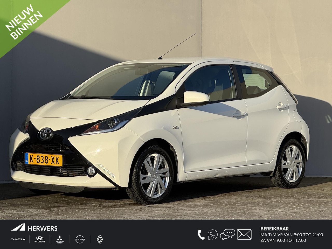 Toyota Aygo - 1.0 VVT-i x-cite / Airco / Apple Carplay & Android Auto / Achteruitrijcamera / Elektrische - AutoWereld.nl