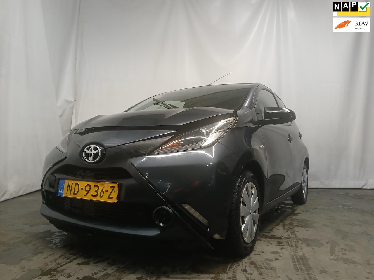 Toyota Aygo - 1.0 VVT-i x-now - Frontschade - AutoWereld.nl