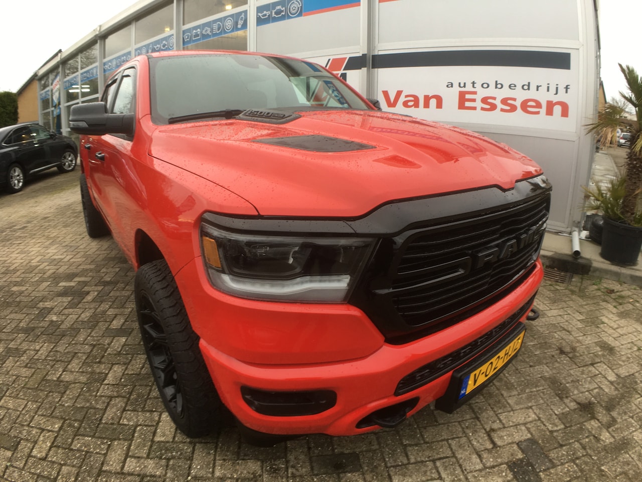 Dodge Ram 1500 - 5.7 V8 4x4 Crew Cab Laramie Laramie night edition, Prins lpg, harman cardon, luchtvering - AutoWereld.nl