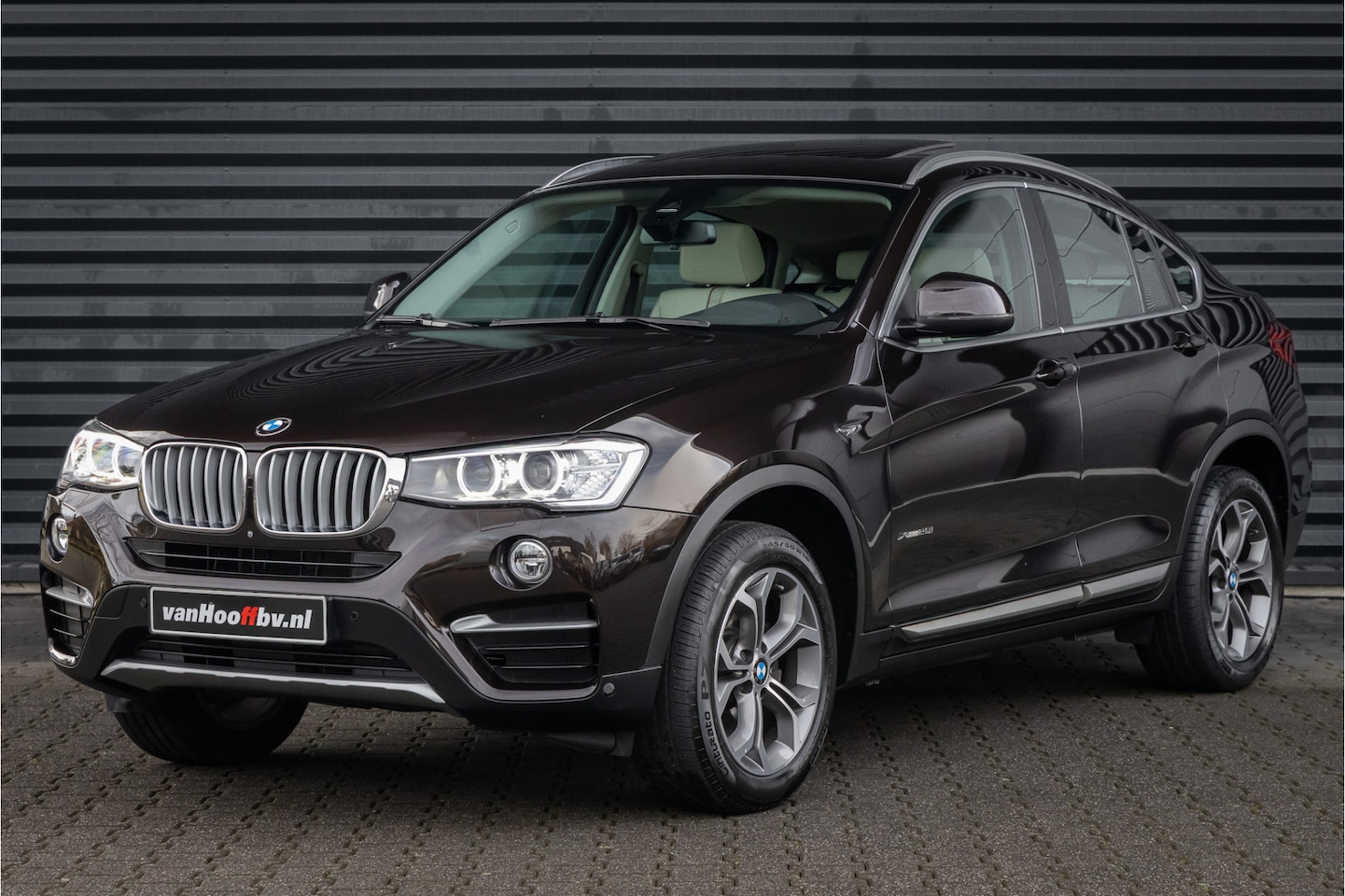 BMW X4 - xDrive20i X-Line Schuifdak - Trekhaak - Sportstoel - AutoWereld.nl