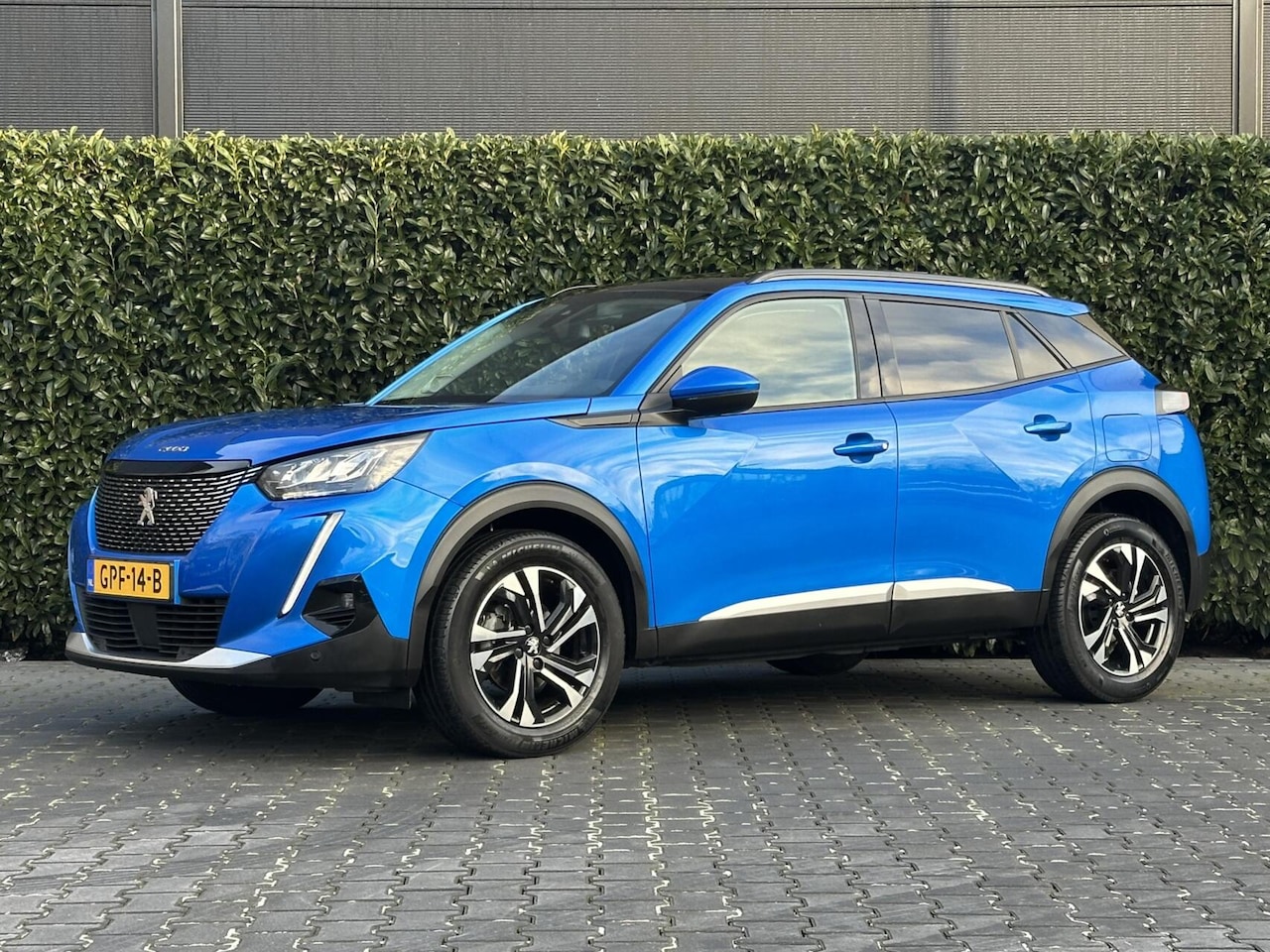 Peugeot 2008 - 1.2 PureTech Allure 1.2 PureTech ALLURE, NIEUW MODEL, PANO, NAVI, CRUISE, LANE, CAMERA, CLIMATE CONTROL, STOEL - AutoWereld.nl