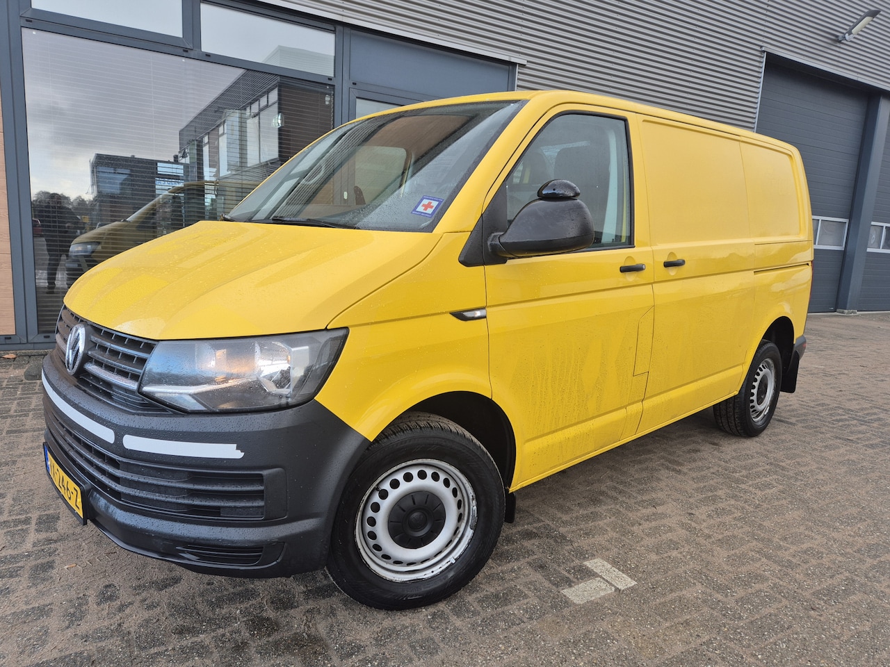 Volkswagen Transporter - 2.0 TDI 150pk euro62x schuifdeur cruise airco L1H1 Comfortline - AutoWereld.nl