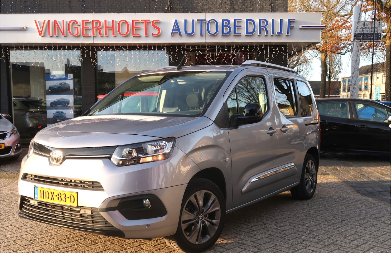 Citroën Berlingo - 130 Pk Benzine ** AUTOMAAT * * Climate & Cruise Control * Trekhaak * L.M. Velgen * Navigat - AutoWereld.nl
