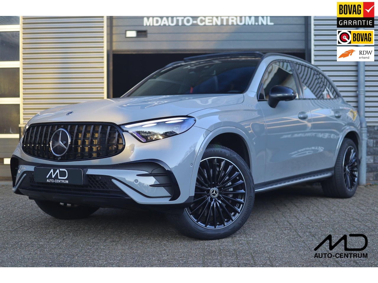 Mercedes-Benz GLC-klasse - 300e 4MATIC AMG| Pano| Hud| Memory| Digital Light| 360 cam - AutoWereld.nl