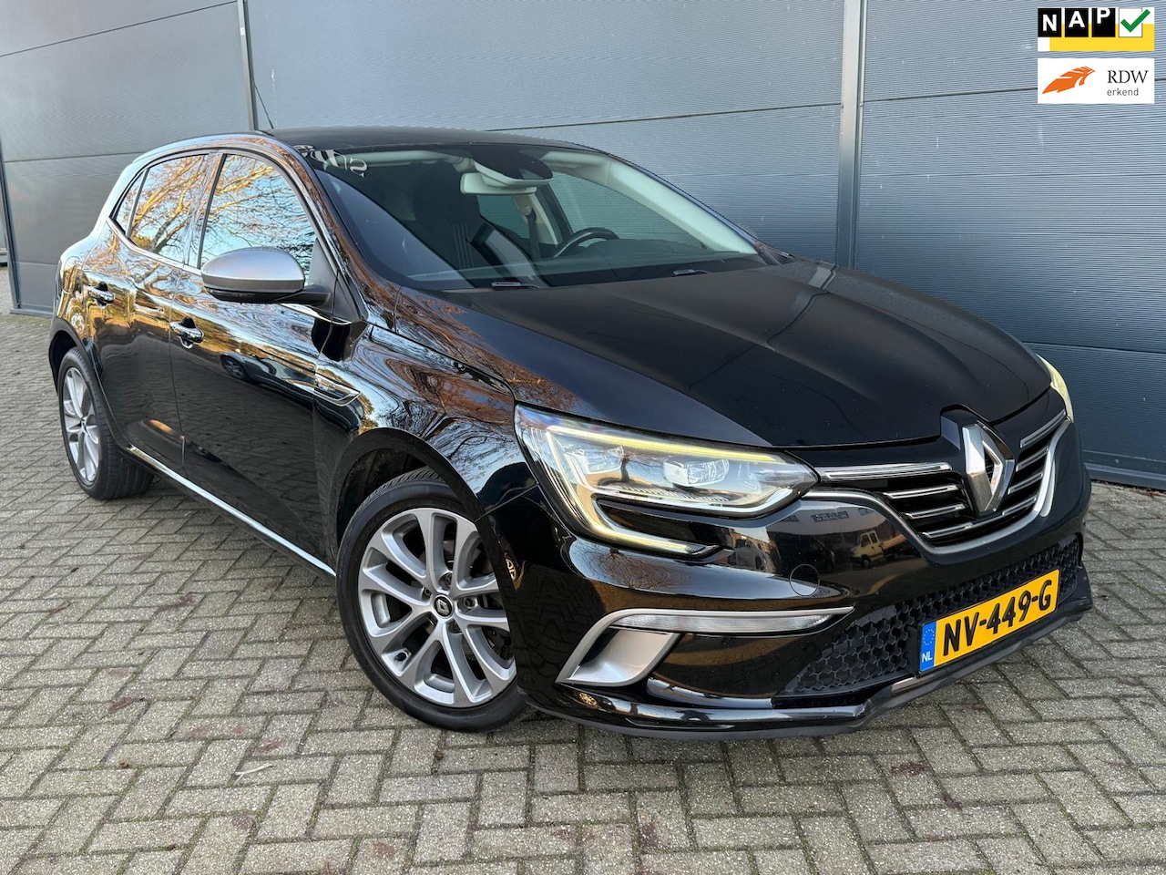 Renault Mégane - 1.2 TCe GT-Line/Navi/Airco/cruise/bluetooth/stoelverwarming/voor en achter parkeeren - AutoWereld.nl