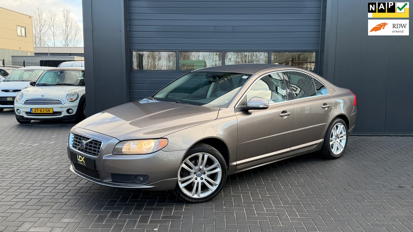 Volvo S80 - 2.5 T Momentum Leer|AIrco|Trekhaak - AutoWereld.nl