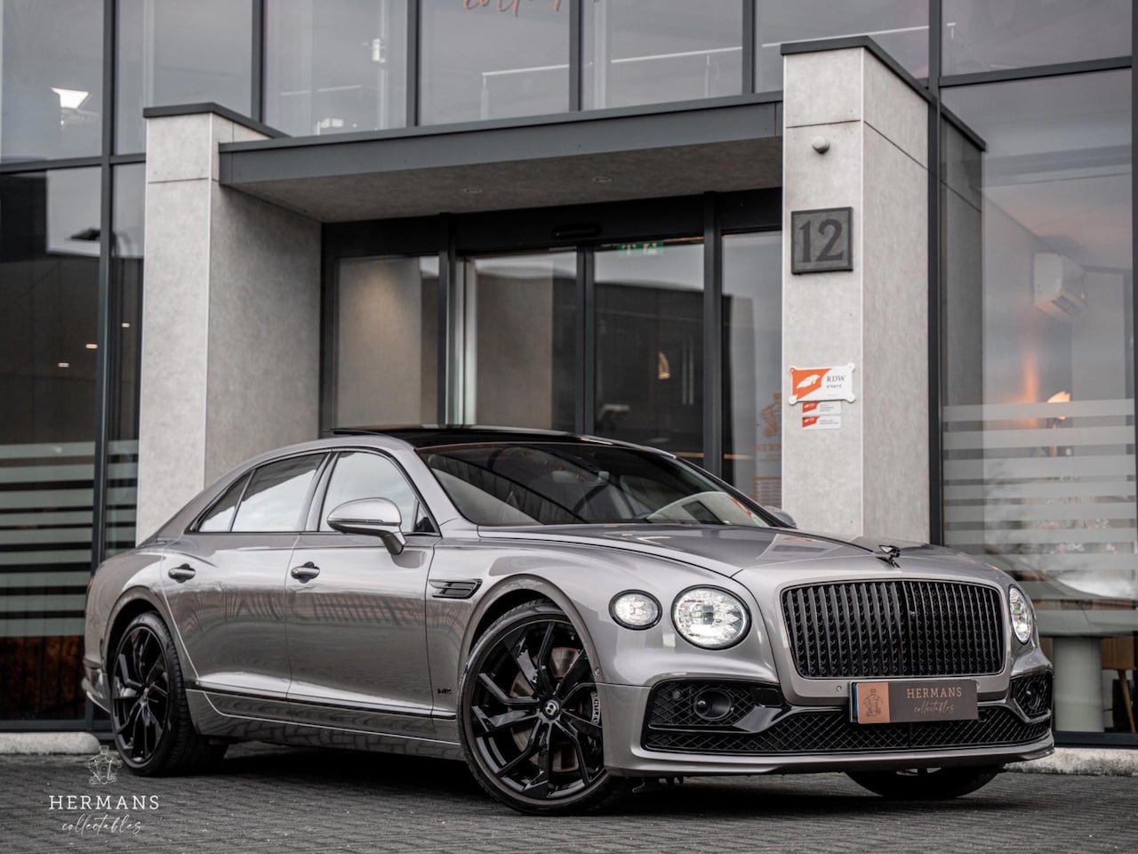 Bentley Flying Spur - 6.0 W12 Mulliner / Massage / Black Line / Rotating Display - AutoWereld.nl