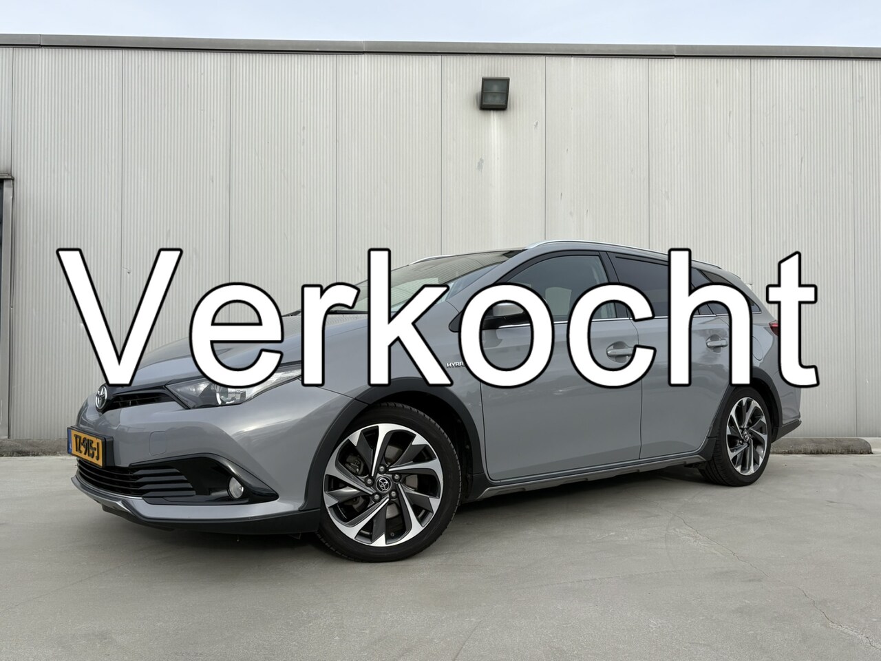 Toyota Auris Touring Sports - 1.8 Hybrid Freestyle | Trekhaak - AutoWereld.nl