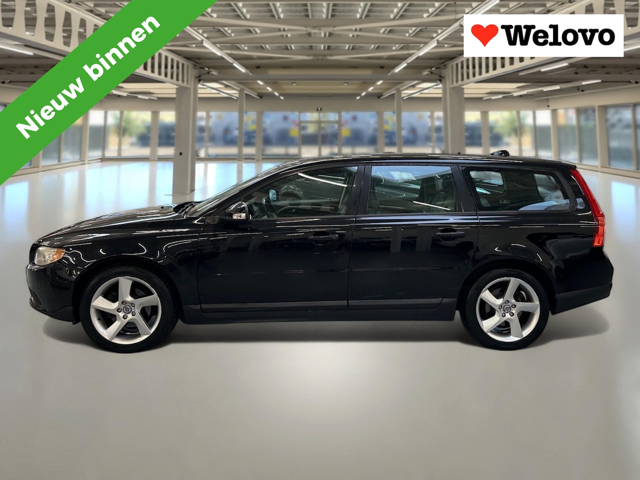 Volvo V70 - 2.0 Momentum Leder, trekhaak, goed onderhouden... - AutoWereld.nl