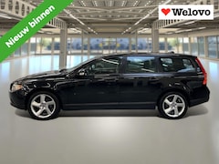 Volvo V70 - 2.0 Momentum Leder, trekhaak, goed onderhouden