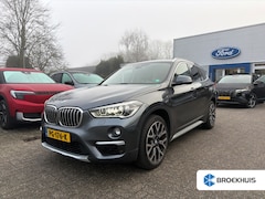 BMW X1 - sDrive18i High Executive | LEDER | PARK SENS | STOELVERWARMING | LED | CLIMA | 19" LMV | N