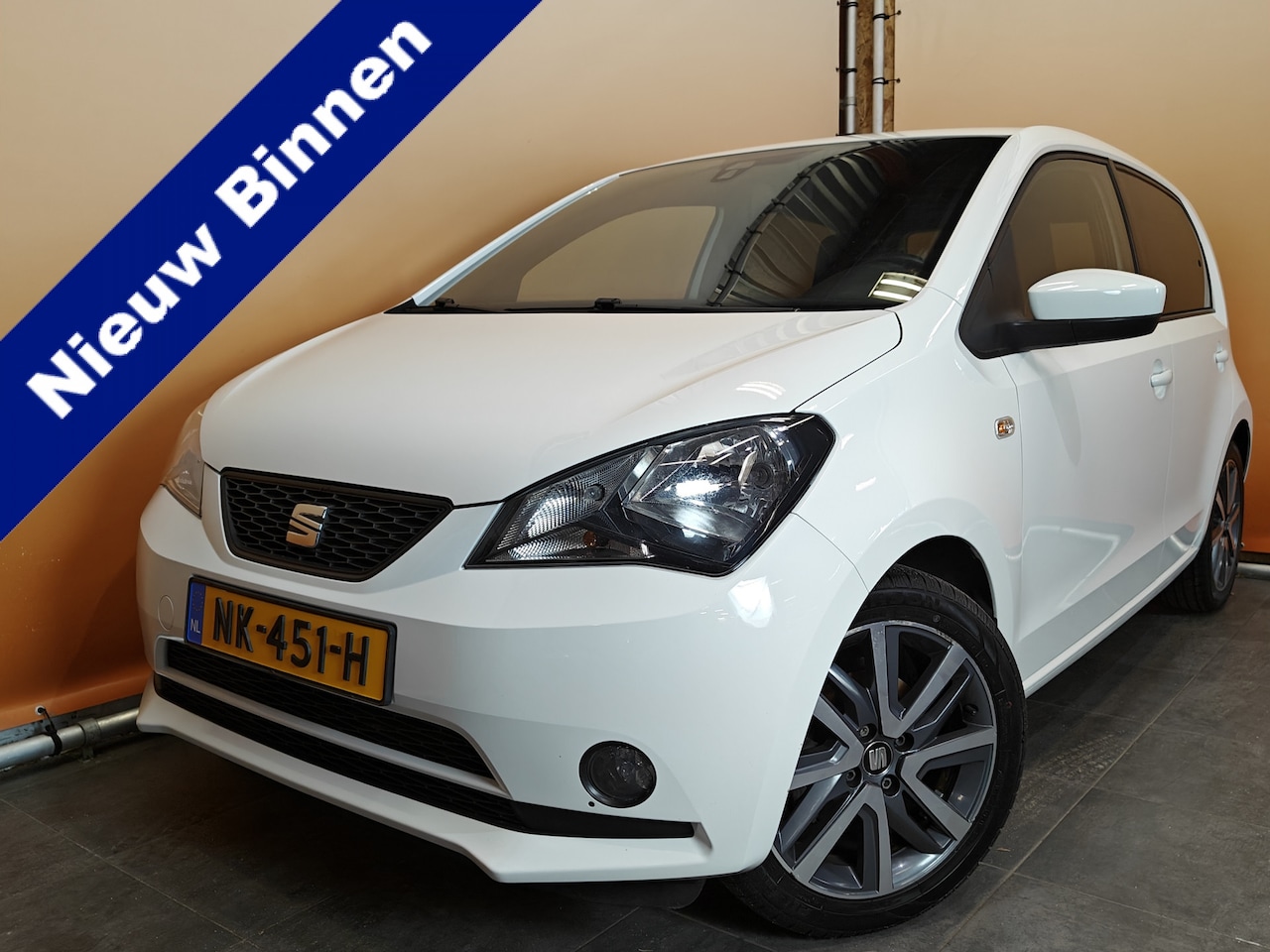 SEAT Mii - 1.0 Sport Connect 16 inch LMV | getinte ramen pdc | bluetooth - AutoWereld.nl
