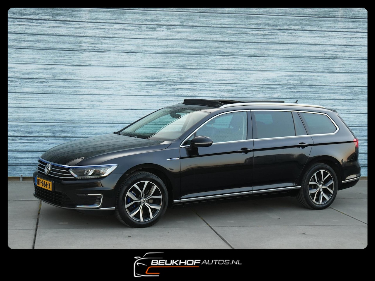 Volkswagen Passat Variant - 1.4 TSI GTE Highline Leer Pano Xenon Trekhaak Navi Full Optie - AutoWereld.nl