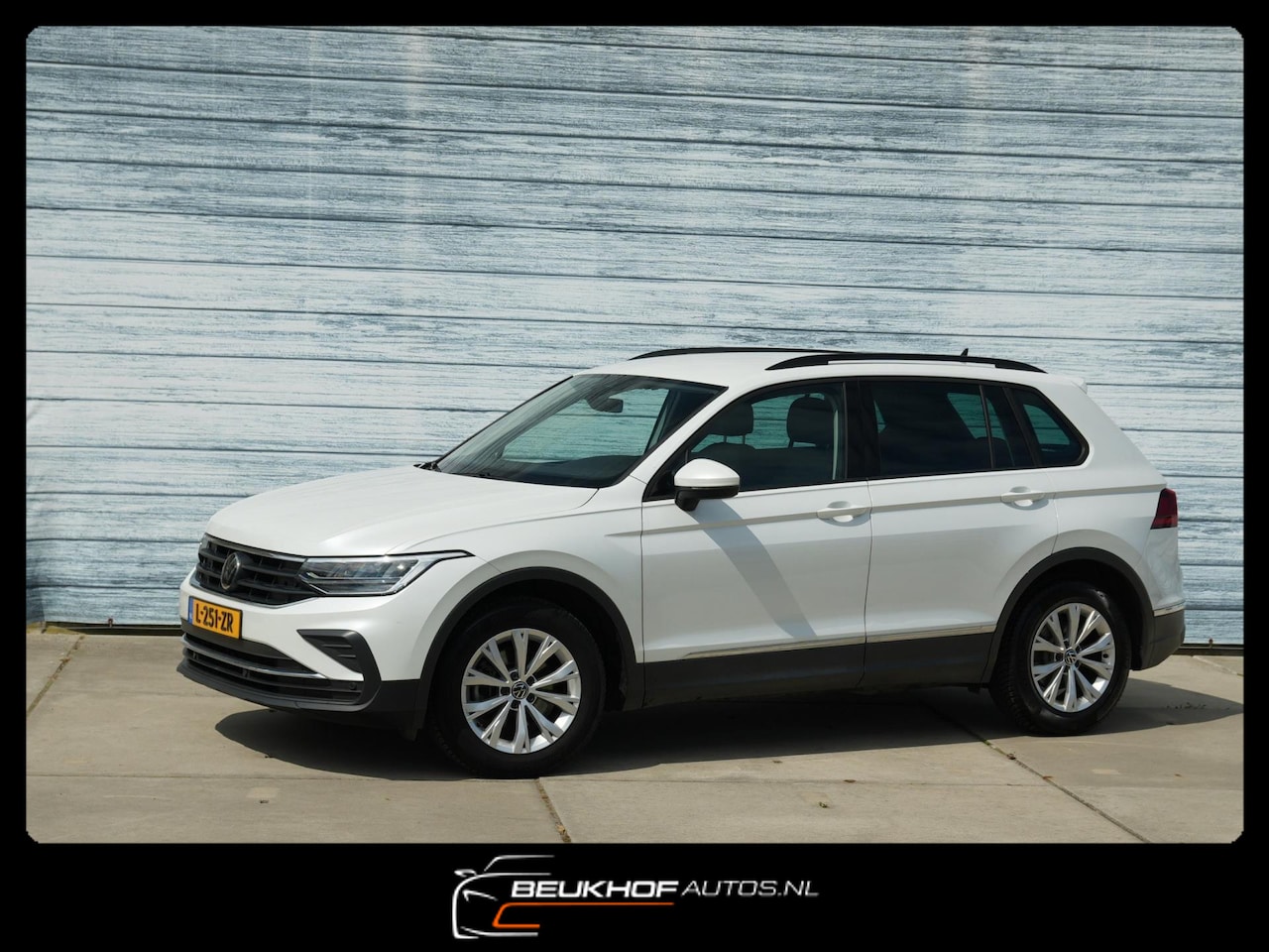 Volkswagen Tiguan - 1.5 TSI Carplay Trekhaak Adapt Cruise Pdc - AutoWereld.nl