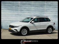 Volkswagen Tiguan - 1.5 TSI Carplay Trekhaak Adapt Cruise Pdc