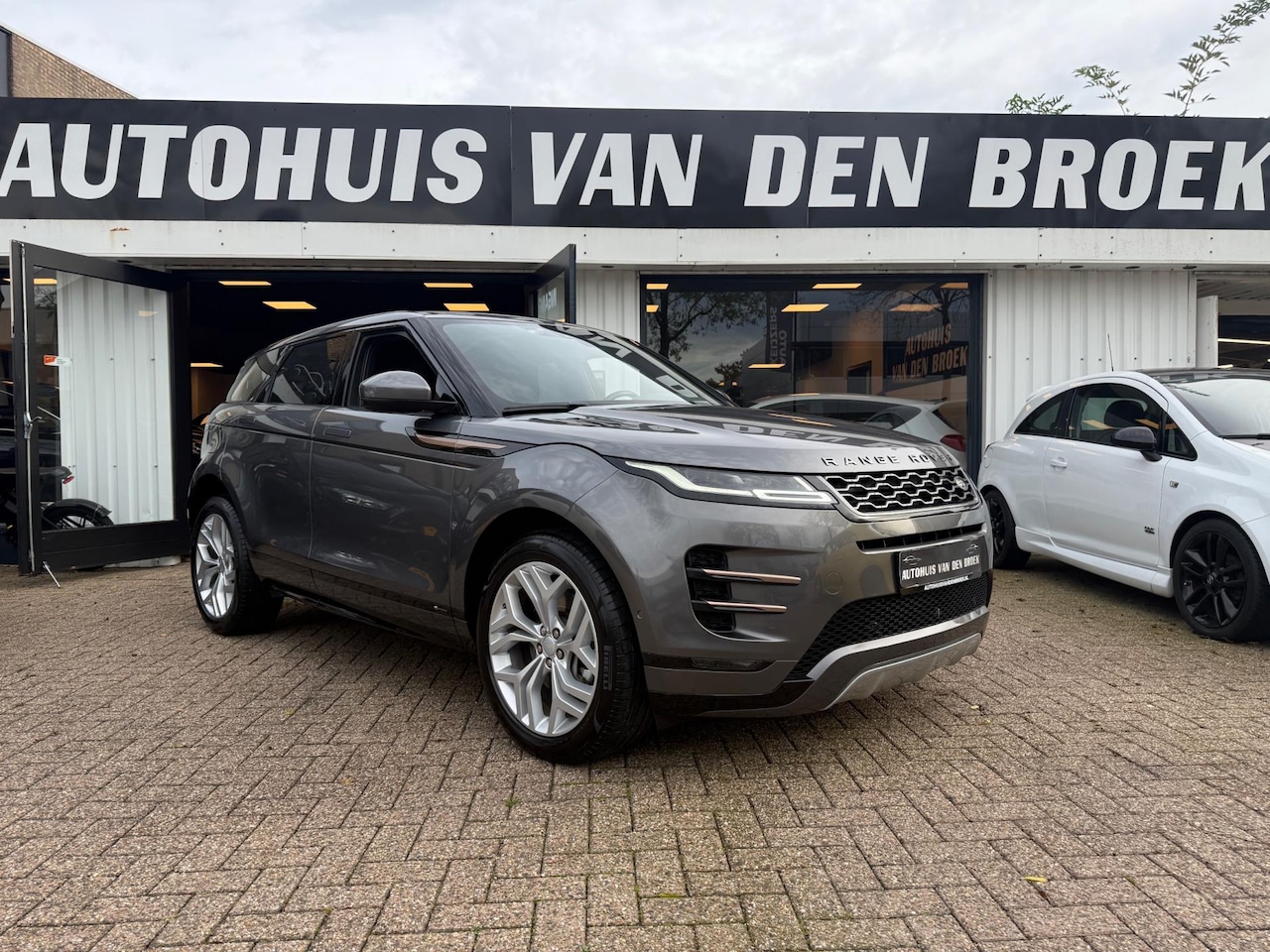 Land Rover Range Rover Evoque - 2.0 P200 AWD R-Dynamic SE|Dealer OH|Xennon|Navi|Cruise|Leder|Camera|Climate - AutoWereld.nl
