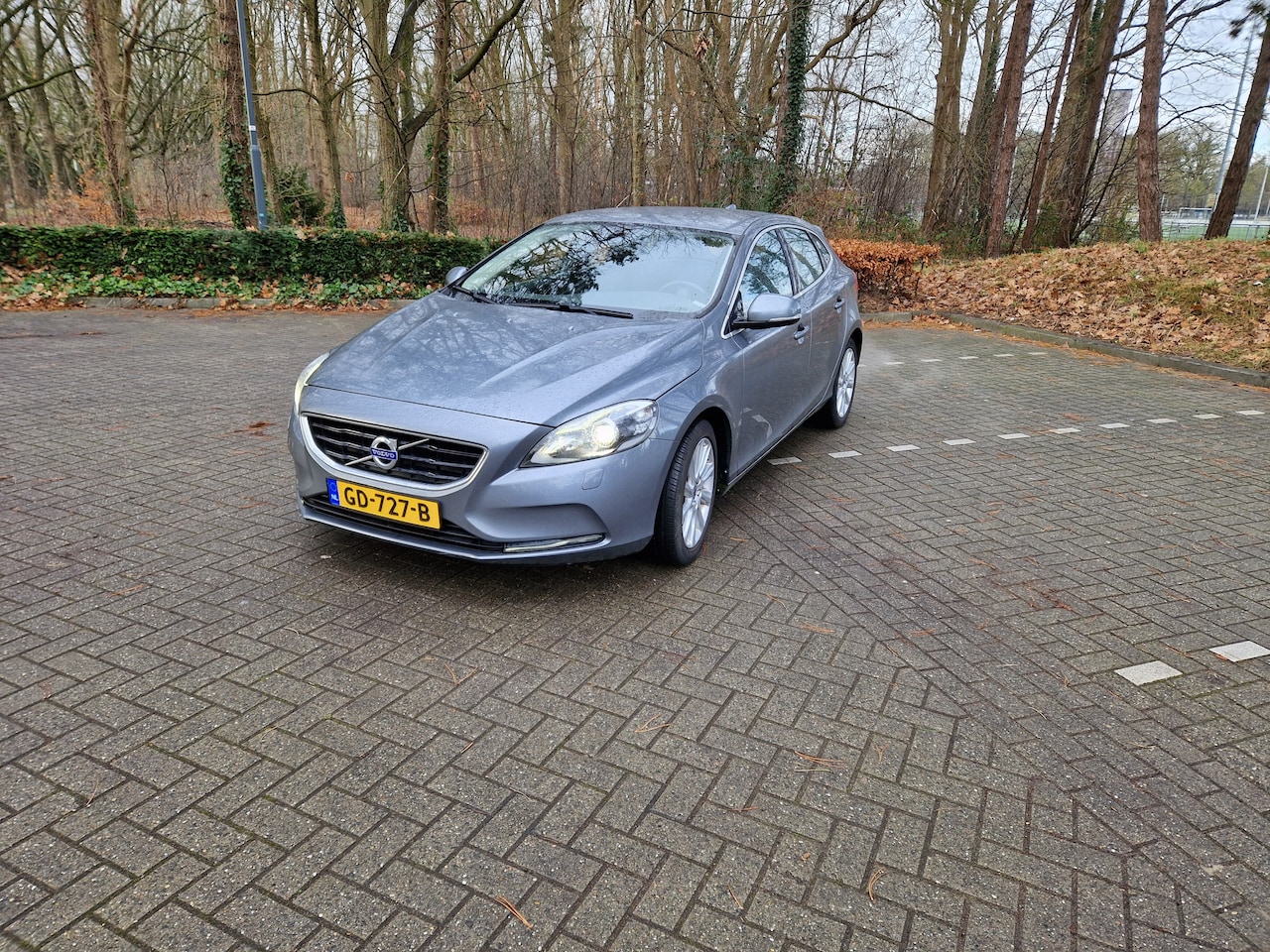 Volvo V40 - 2.0 T5 Momentum - AutoWereld.nl