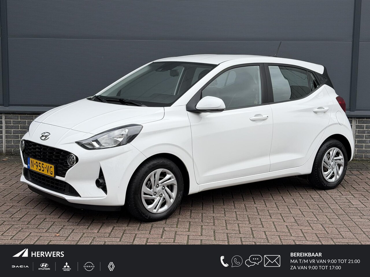 Hyundai i10 - 1.0 Comfort Smart / Dealer Onderhouden / Navigatie / Apple Carplay & Android Auto / Achter - AutoWereld.nl