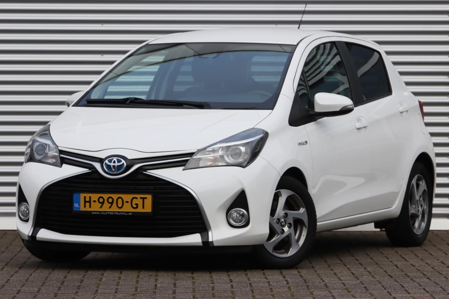 Toyota Yaris - 1.5 Hybrid Trend Navi / Camera - AutoWereld.nl