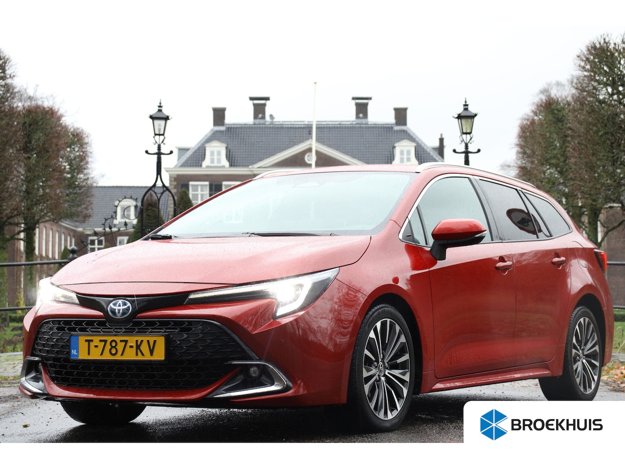 Toyota Corolla Touring Sports - 1.8 Hybrid First Edition | NL-AUTO! | 1E EIGENAAR! | CAMERA | NAVI | ADAPT CRUISE | PARK S - AutoWereld.nl