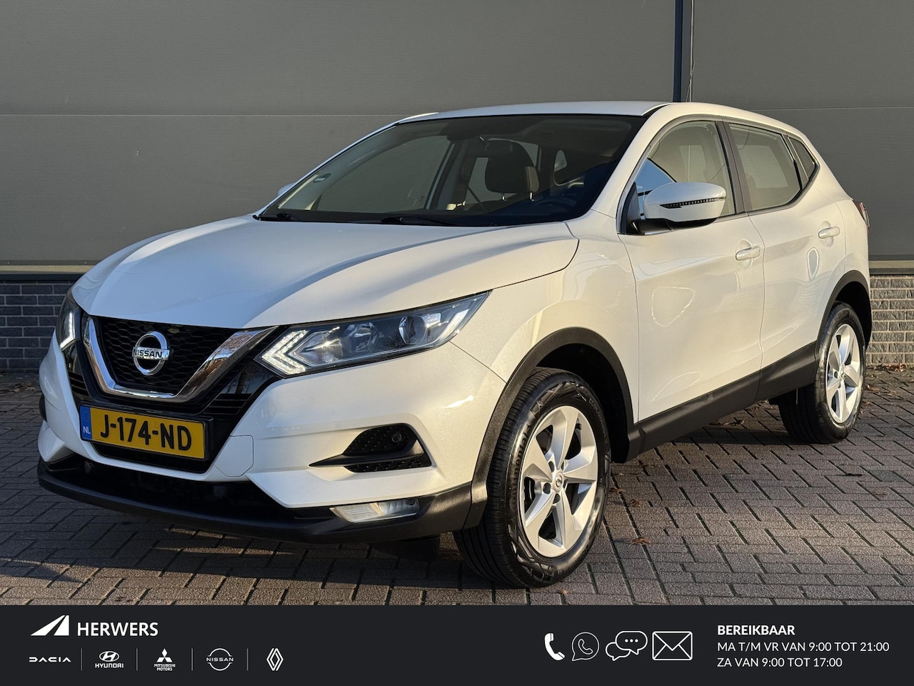 Nissan Qashqai - 1.3 DIG-T Acenta / Eerste Eigenaar /  Dealer Onderhouden / Trekhaak / 1300 KG Trekgewicht - AutoWereld.nl